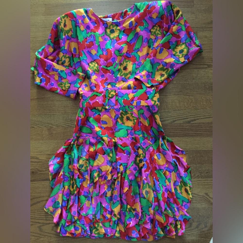 Gillian women’s multi floral belted long-sleeve dress. size 10. From the 80s!